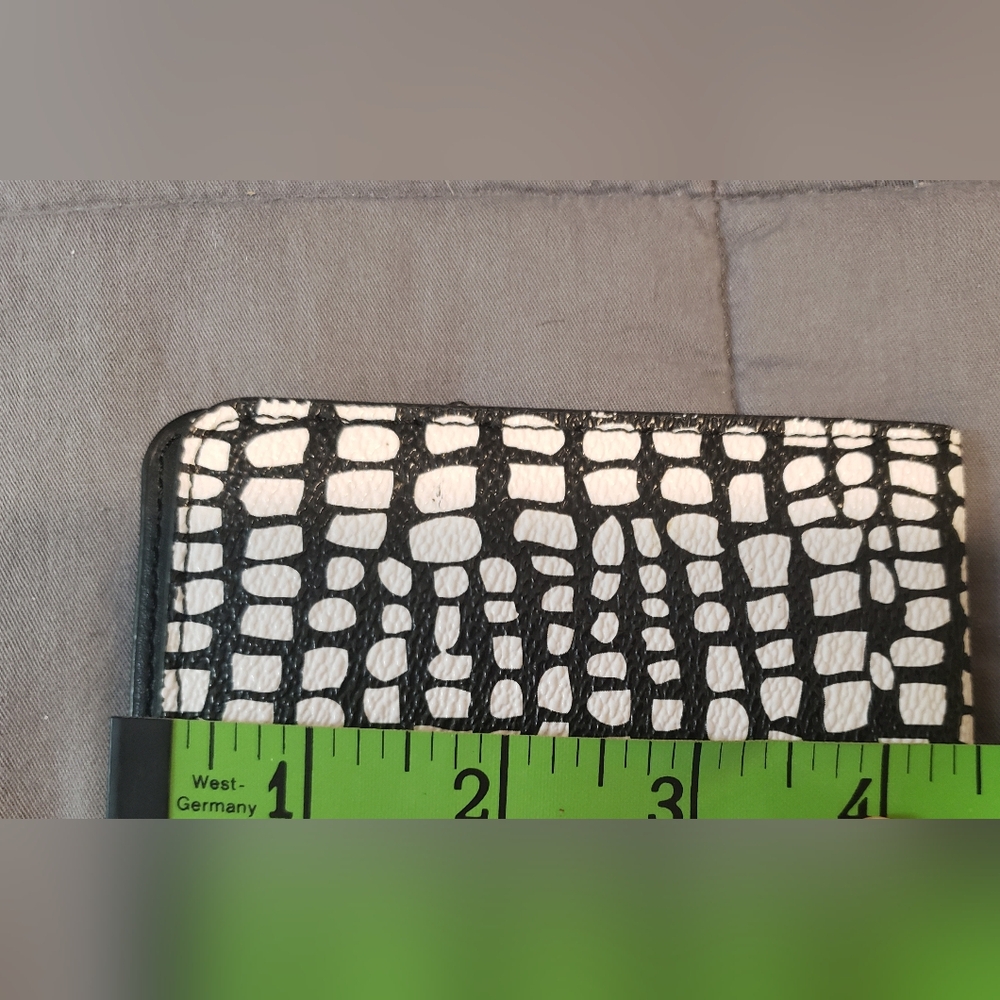 Vera Bradley Thin Wallet - Picture 3 of 8